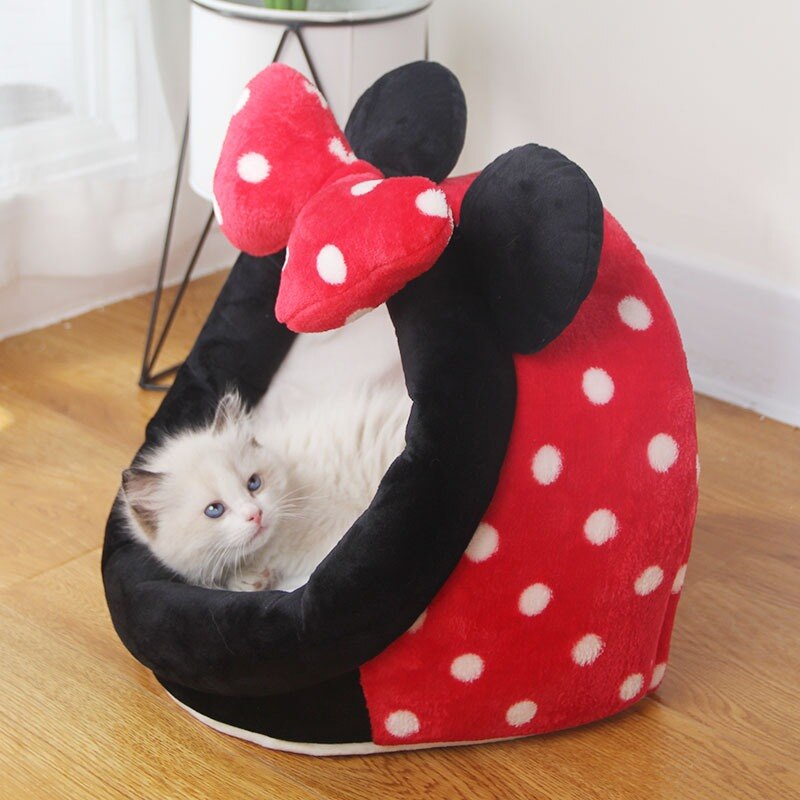 Enclosed Cushioned Pet Basket